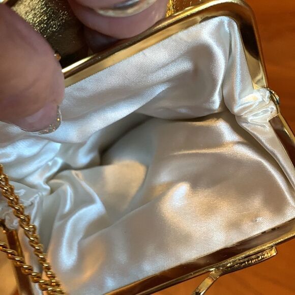 Jane Shilton genuine leather gold evening bag with three pockets & snap closure - Picture 7 of 15